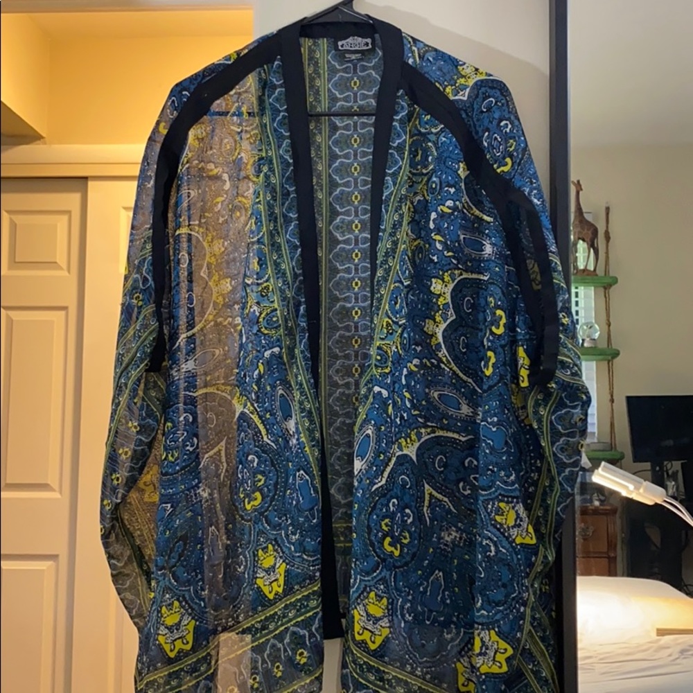 Small Blue Yellow Flower Pattern sleeveless Kimono